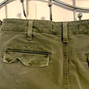Cropped military pant in green!